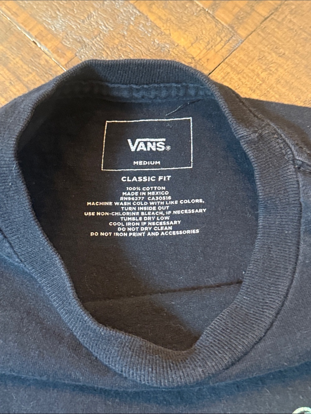 Vans Off The Wall Black Long Sleeve Graphic Tee Men’s Medium - Picture 2 of 6